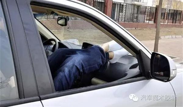 坐副驾驶的人 54078bb54d37428096a97a99fe28d12a.jpeg