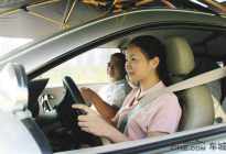 驾驶技巧：2017年驾考收费新规定 费用提高先学车后计时收费