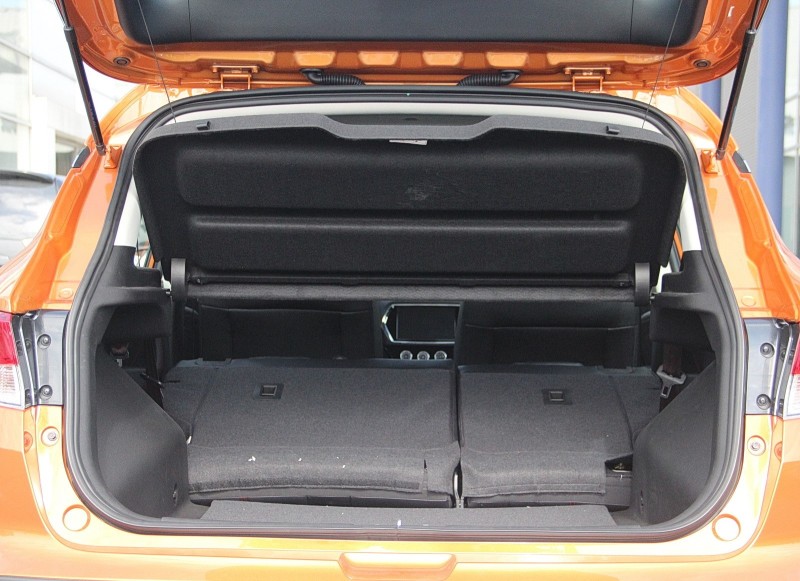 酷炫对时尚 哈弗H2s对比东南DX3 - 新闻详情 