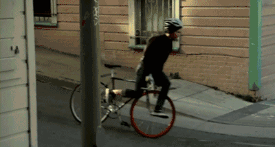 开五菱宏光这么过弯儿,照样甩你一脸土!