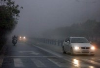公交驾校：雾天如何做到安全驾驶
