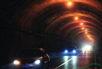 经验交流：新手上路怎么安全通过隧道