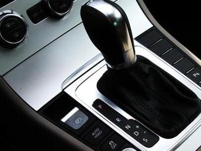 挂挡的正确手法图示 一个正确手法可延长一年寿命