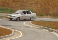 考本必备：怎么在坡道上停车