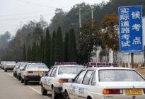 学驾动态：如何安全通过十字路口