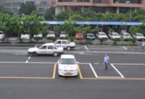 考本必备：坡道定点停车：老司机告诉你如何起步不熄火！