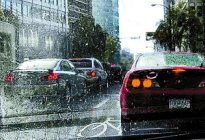 宏远驾校百科：雨季行车有哪些注意事项