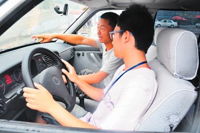 学车问题分享 驾校教练亲自给您支招