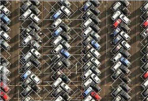 日本停车场逆天了,对比之下国内停车场就是渣