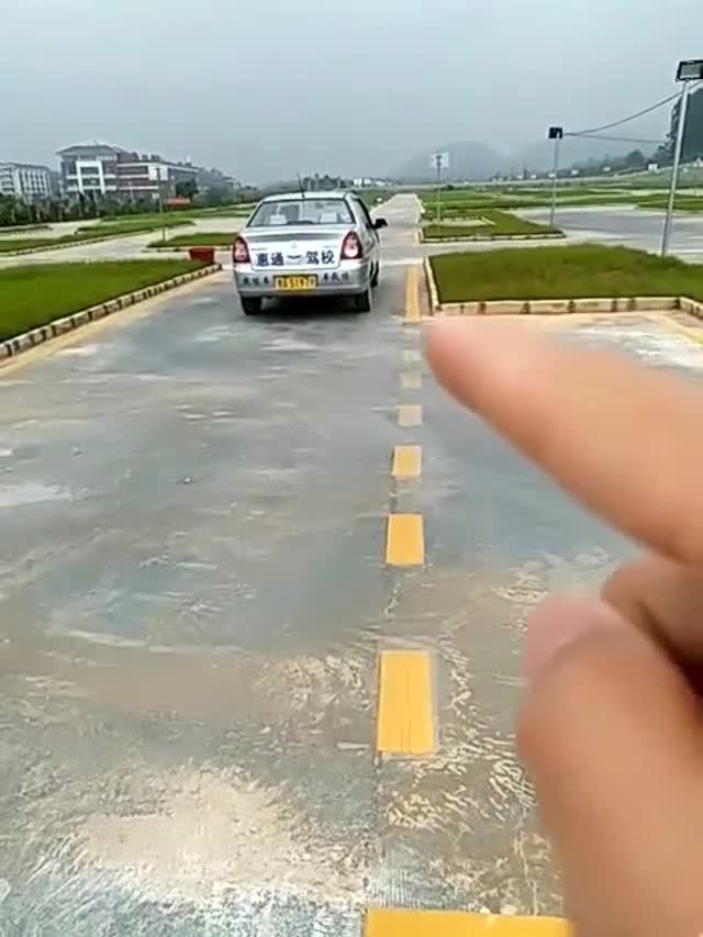 科目二:侧方停车 一学就会,几步骤轻松进库 - 新