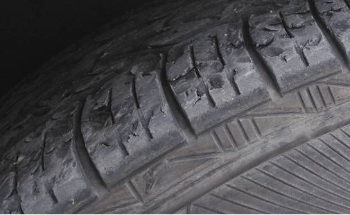 汽车轮胎起皮的几大原因,这些错误你中了吗?