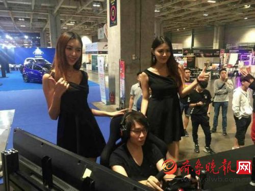 第一届中港澳模拟赛车大赛盛大举办!现场精彩