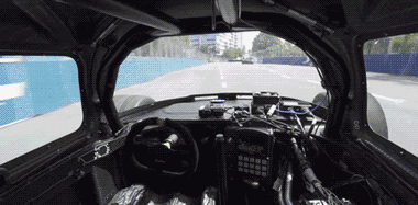 没有赛车手的 f1 赛车,如何上演生死时速?