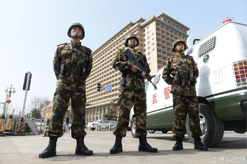 揭秘北京街头坐敞篷车巡逻执勤的武警(高清组图)