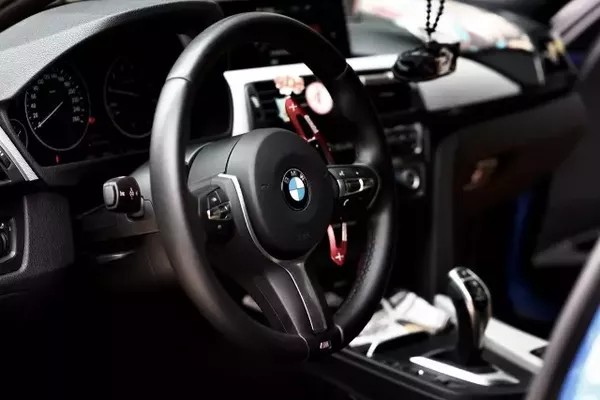 再也不要开高尔夫R20了,怒买宝马3系玩起了改装(最新发布)