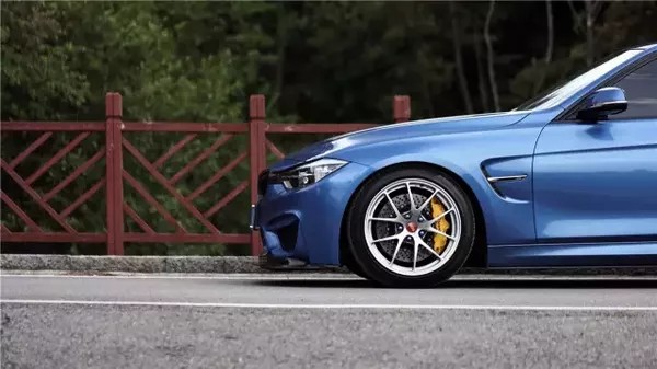 再也不要开高尔夫R20了,怒买宝马3系玩起了改装(最新发布)