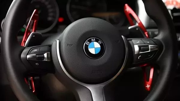 再也不要开高尔夫R20了,怒买宝马3系玩起了改装(最新发布)