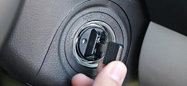 配备无钥匙进入、启动的车辆,钥匙没电了怎么