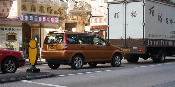看看大陆与香港的差别,没想到在国内养个车这
