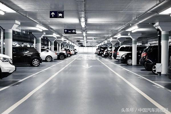 迪拜人均月收入_月收入3000养什么车