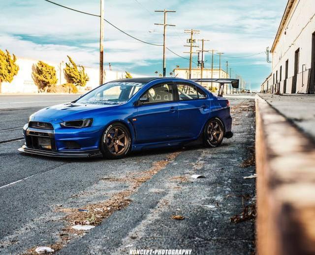 三菱EVO Ⅹ爆改氮气加速,变身独眼龙才是街