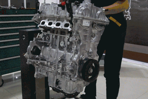 砖叔和网红搞了场直播,竟然是要拆发动机!