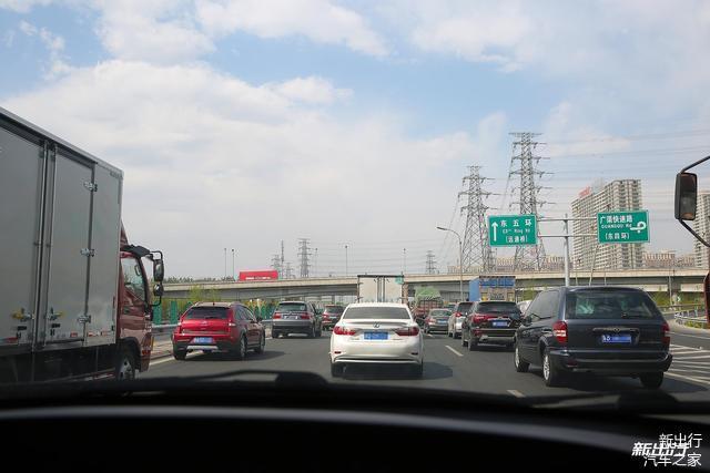 3人开比亚迪e6绕北京五环跑4圈搞测试 为了验