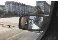 学驾心得:倒车入库注意这四点,考试一把过!