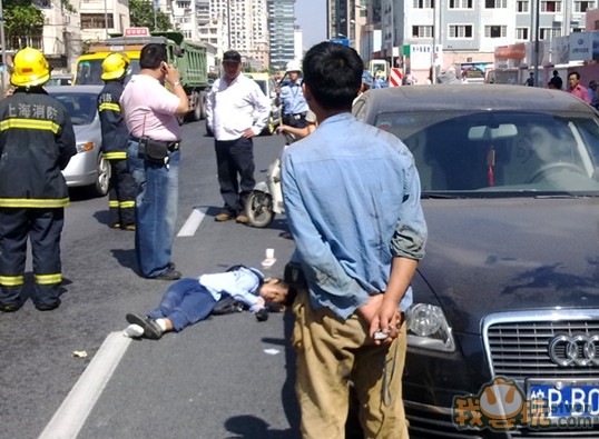 碾死女收费员 如此司机却只因为10块钱停车费