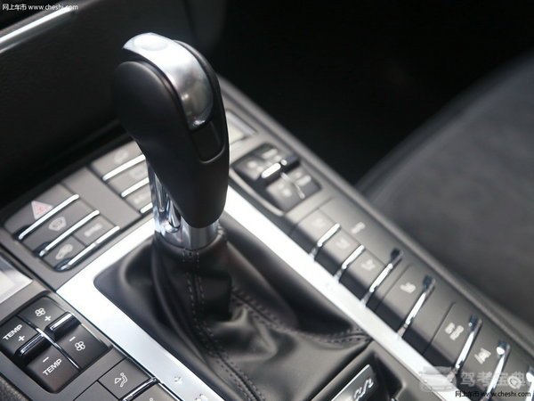 跑男CP鹿晗迪丽热巴最适合开啥车?你能猜到吗