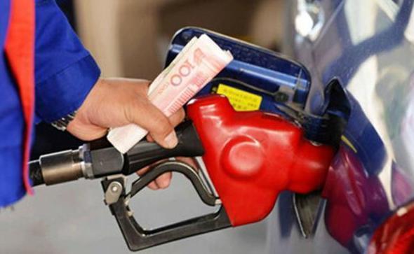 堵车才是油耗王,没有启停技术烧钱?老司机这样