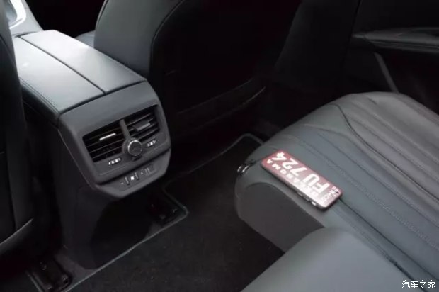 最漂亮的标致 5008内饰�爆了（最新发布）