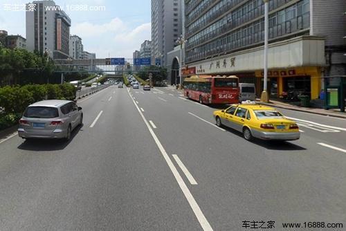 黄实线 白实线 白虚线.路边这么多线到底怎么停