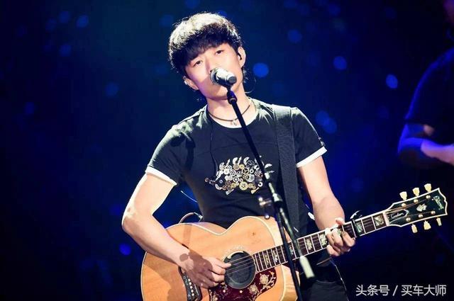致赵雷:开摩托车太危险 看看披头士、老鹰等乐