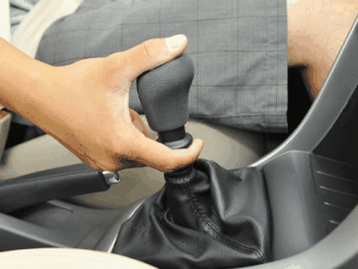 想开好手动挡,关键是踩离合,学会这几招,你就是老司机