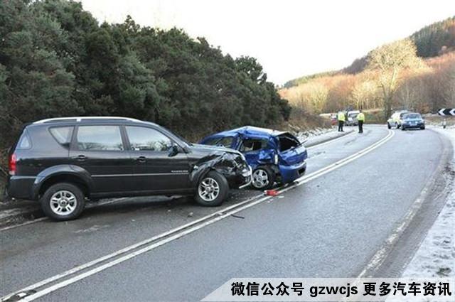 凯打出一万多暴击出装 出过险修了一万多的车