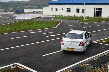 学驾心得:学车科目二考试这4点过关考试不难|锦