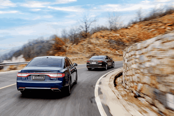 suv 汽车 600_400 gif 动态图 动图