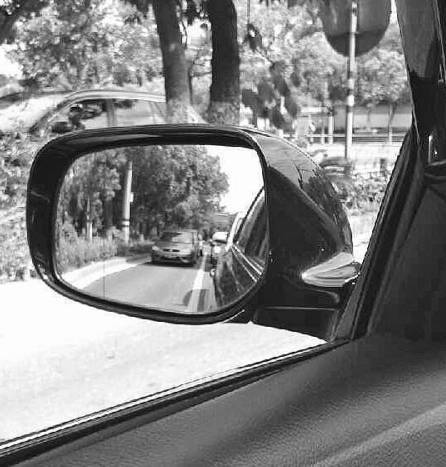 天都喜欢这样等红绿灯,殊不知会被罚款扣分!