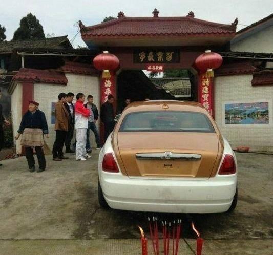 中国土豪癖好,全球仅一辆的劳斯莱斯被拿去开