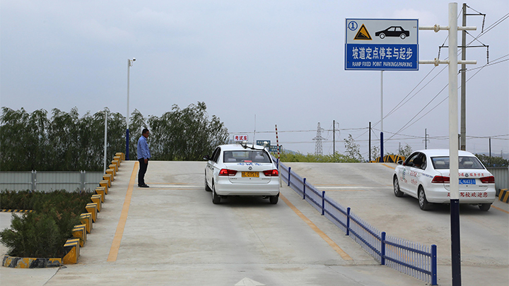 驾考学车科目二保险 科目二驾考陪练