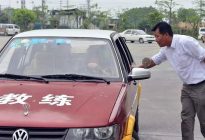 考本必备：科目四模拟考试难点解析