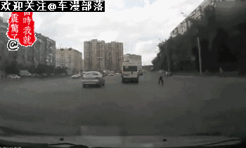 有梦想的碰瓷党人,应该是像下面这位老哥一样,拿出十二分演技,开足