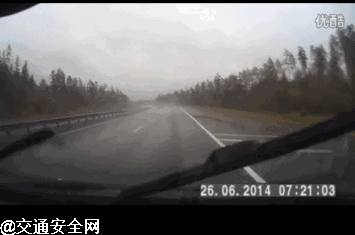 爆胎真能要命,轮胎问题不容忽视!