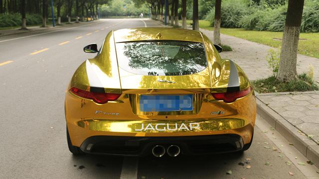 开辆超跑去大学,车上放2元矿泉水,5个小时竟无