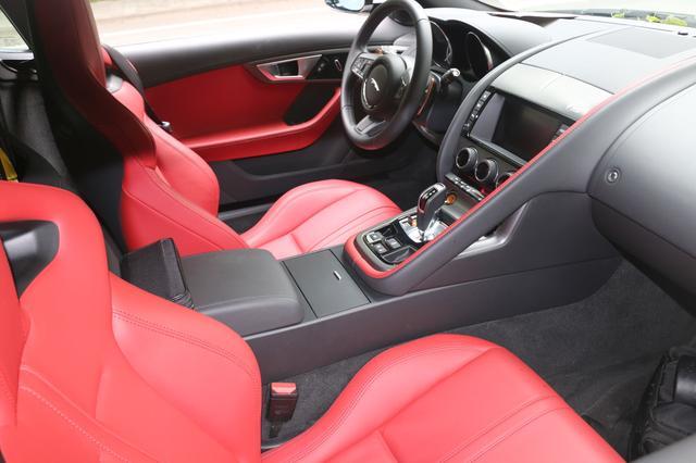 开辆超跑去大学,车上放2元矿泉水,5个小时竟无