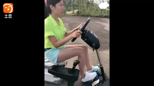 美女科目三加减档,刹车油门配合减档!mp4