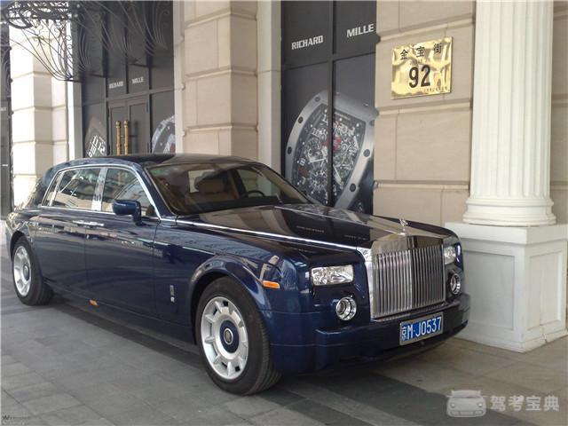 女土豪年薪60万招司机开劳斯莱斯,却半年也招