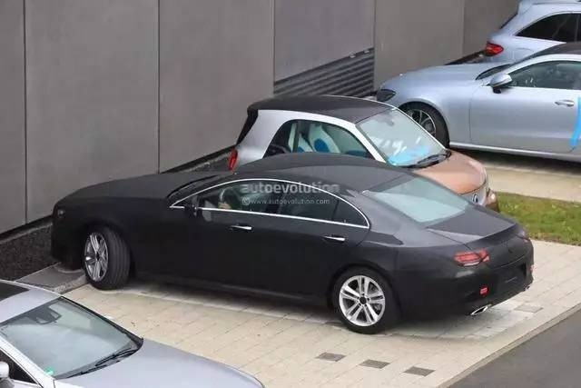 奥迪A7还是来晚了,2018款奔驰CLS级路试谍照