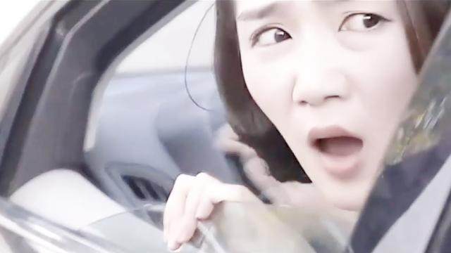 【美女车内一脱再脱】美女在车上一脱到底|火美女非法图片